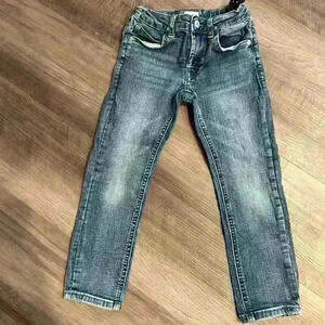 Toddler Hudson skinny jeans size 4. Blue color. Great condition!